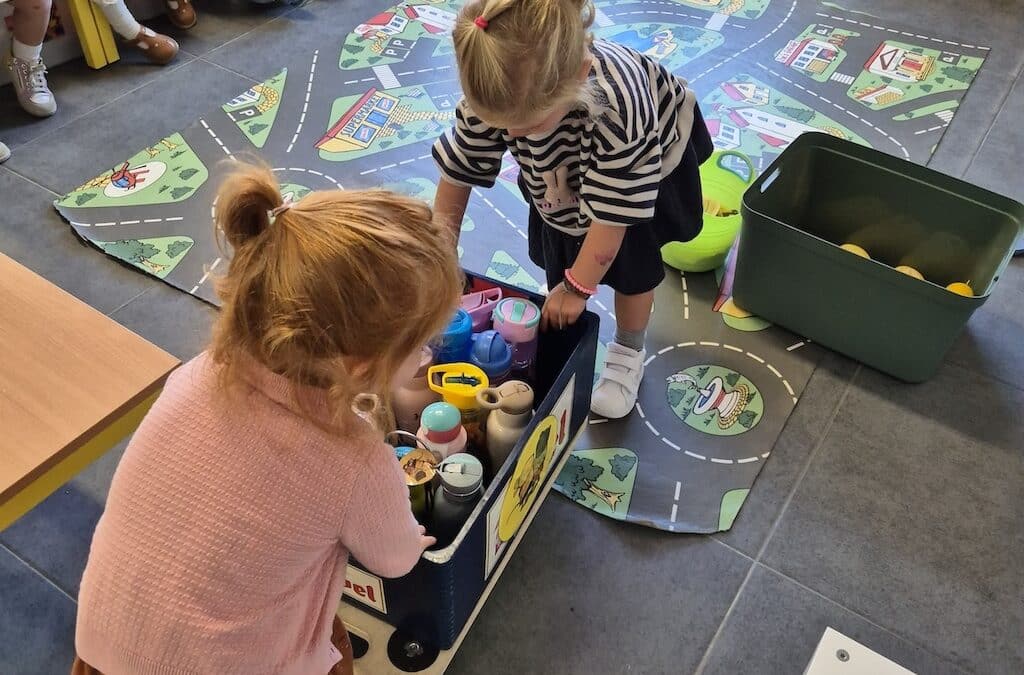 Met mijn tasje naar mijn klasje!