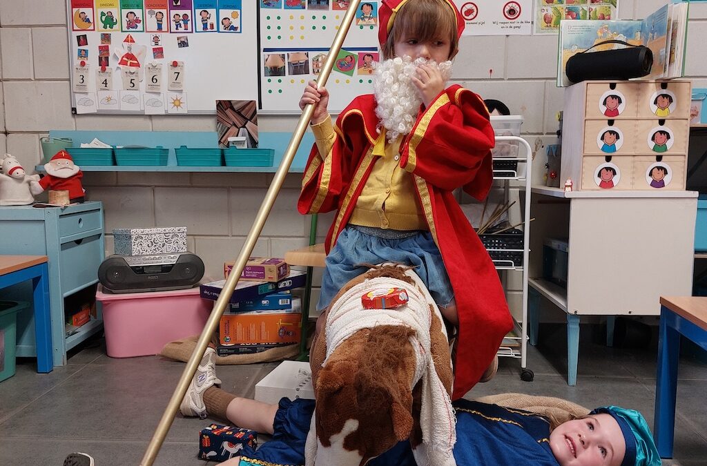 Hij komt, Hij komt… de Sint en zijn pieten