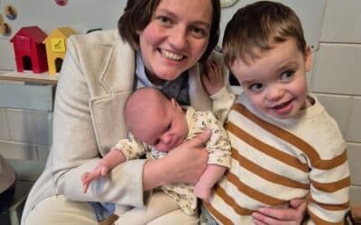 Finn z’n kleine zus ‘Nova’ op bezoek