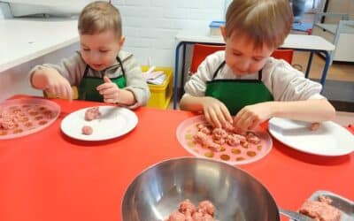 Mmmm, balletjes in de tomatensoep