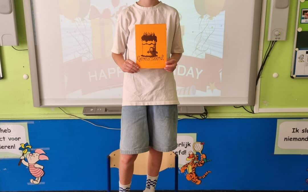 Hiep, hiep, hoera voor Mon!